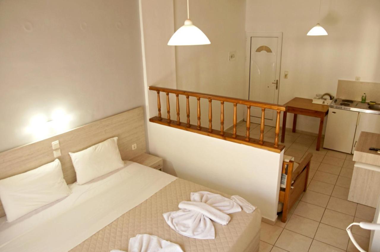 Αnna Hotell Loutro Exteriör bild