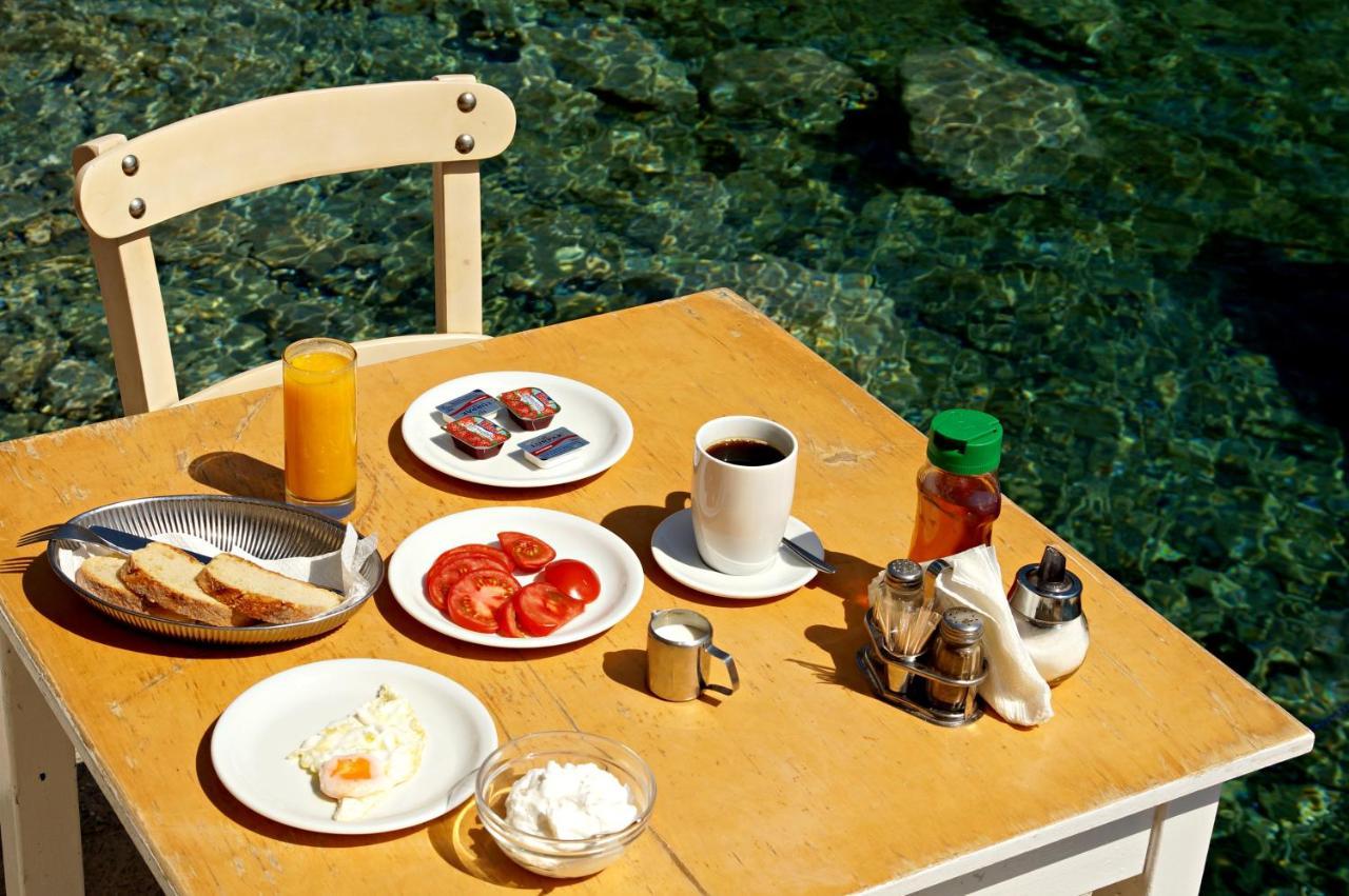 Αnna Hotell Loutro Exteriör bild